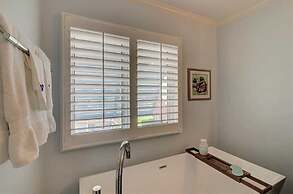 Linger Longer 3 Bedroom Home by RedAwning