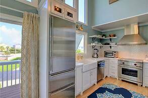 Linger Longer 3 Bedroom Home by RedAwning