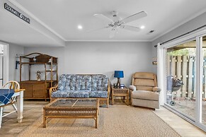 Sand Dollars & Sunshine 2 Bedroom Condo by Redawning
