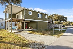 Mi Faro 2 Bedroom Duplex by RedAwning