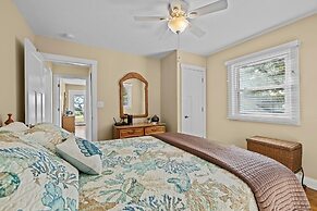 Mi Faro 2 Bedroom Duplex by RedAwning