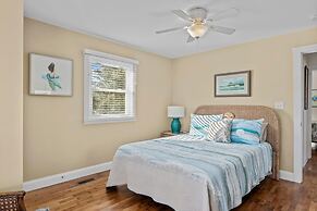 Mi Faro 2 Bedroom Duplex by RedAwning