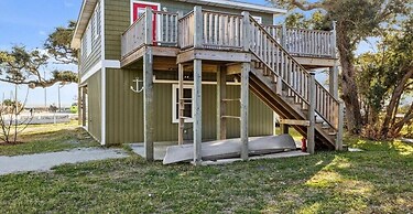 Mi Faro 2 Bedroom Duplex by RedAwning