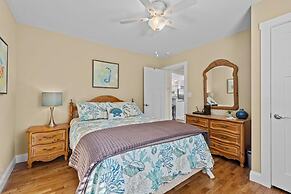 Mi Faro 2 Bedroom Duplex by RedAwning