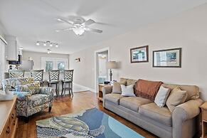 Mi Faro 2 Bedroom Duplex by RedAwning