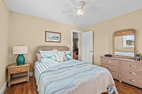 Mi Faro 2 Bedroom Duplex by RedAwning