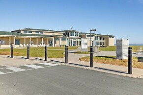 Mi Faro 2 Bedroom Duplex by RedAwning