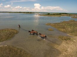 Mi Faro 1 Bedroom Duplex by RedAwning