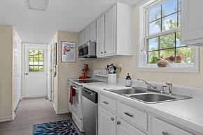 High Tider 3 Bedroom Home by RedAwning