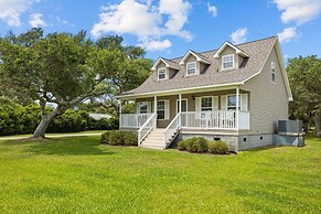 High Tider 3 Bedroom Home by RedAwning