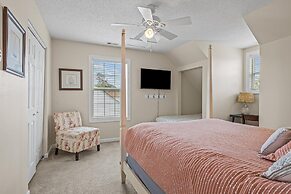 High Tider 3 Bedroom Home by RedAwning