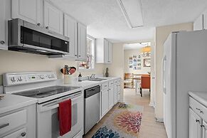 High Tider 3 Bedroom Home by RedAwning