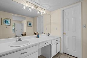 High Tider 3 Bedroom Home by RedAwning