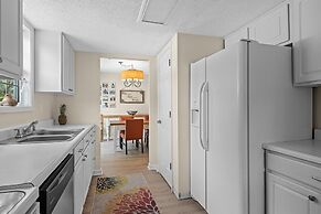 High Tider 3 Bedroom Home by RedAwning