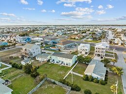 Anchors Away Unit 2 2 Bedroom Duplex by RedAwning