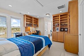 Downeast Retreat 4 Bedroom Home by RedAwning