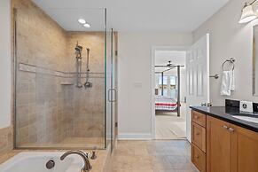 Downeast Retreat 4 Bedroom Home by RedAwning