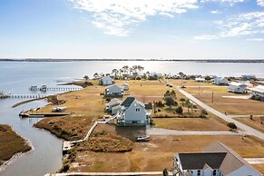 Downeast Retreat 4 Bedroom Home by RedAwning