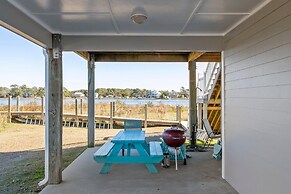 Downeast Retreat 4 Bedroom Home by RedAwning