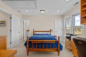 Downeast Retreat 4 Bedroom Home by RedAwning