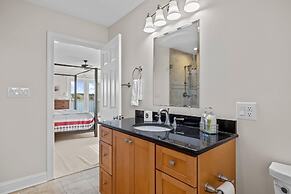 Downeast Retreat 4 Bedroom Home by RedAwning