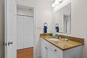 Downeast Retreat 4 Bedroom Home by RedAwning