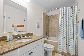 Downeast Retreat 4 Bedroom Home by RedAwning