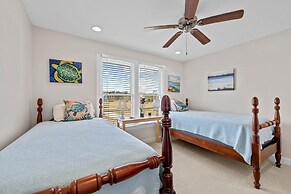 Downeast Retreat 4 Bedroom Home by RedAwning