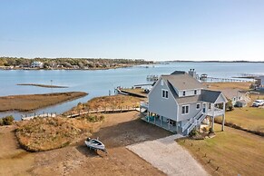 Downeast Retreat 4 Bedroom Home by RedAwning