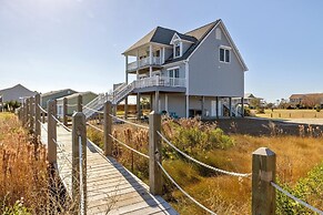 Downeast Retreat 4 Bedroom Home by RedAwning