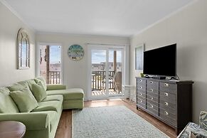 Summer School 2 Bedroom Condo by RedAwning