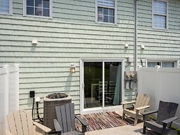 Anchors Away Unit 3 2 Bedroom Duplex by RedAwning