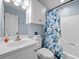 Anchors Away Unit 3 2 Bedroom Duplex by RedAwning