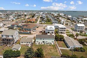 Anchors Away Unit 3 2 Bedroom Duplex by RedAwning