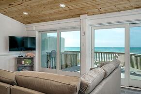 Oceans 6 4 Bedroom Condo by RedAwning