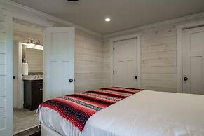 Oceans 6 4 Bedroom Condo by RedAwning