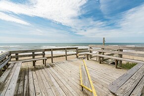 Oceans 6 4 Bedroom Condo by RedAwning