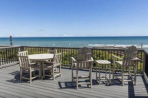 Oceans 6 4 Bedroom Condo by RedAwning