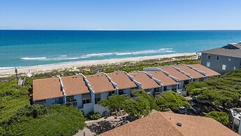 Oceans 6 4 Bedroom Condo by RedAwning