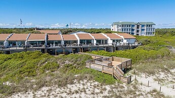 Oceans 6 4 Bedroom Condo by RedAwning