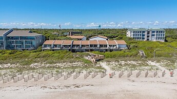 Oceans 6 4 Bedroom Condo by RedAwning