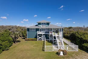 Duneside 6 Bedroom Home by RedAwning