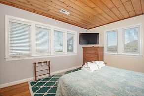 Duneside 6 Bedroom Home by RedAwning