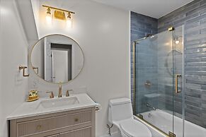 Duneside 6 Bedroom Home by RedAwning