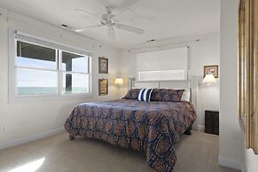 Suncatcher 4 Bedroom Home by RedAwning