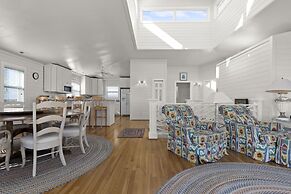 Suncatcher 4 Bedroom Home by RedAwning