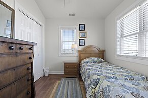 Suncatcher 4 Bedroom Home by RedAwning