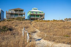 Suncatcher 4 Bedroom Home by RedAwning