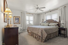 Suncatcher 4 Bedroom Home by RedAwning