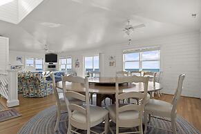 Suncatcher 4 Bedroom Home by RedAwning